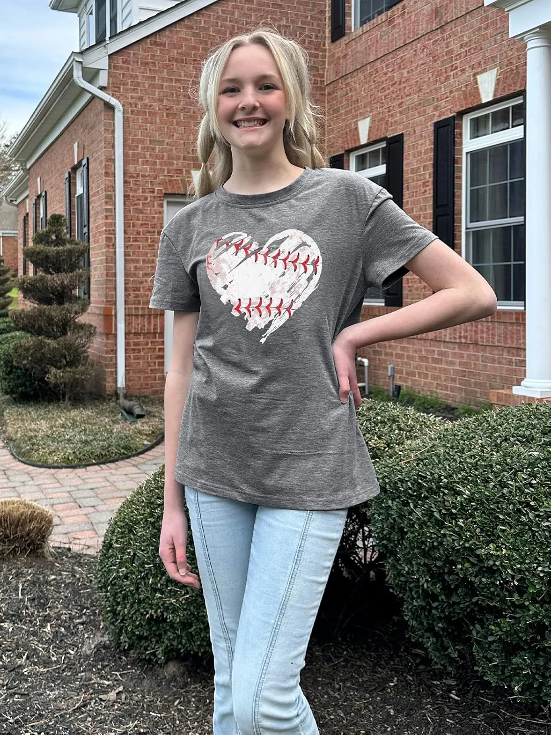 Baseball Shirts Women Baseball Mom Tshirt Baseball Heart Graphic Tee Game Day Gifts Funny Short Sleeve Tops