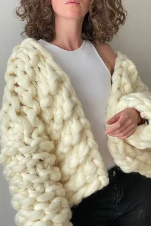 Bonita Chunky Cropped Knit Cardigan -Ivory