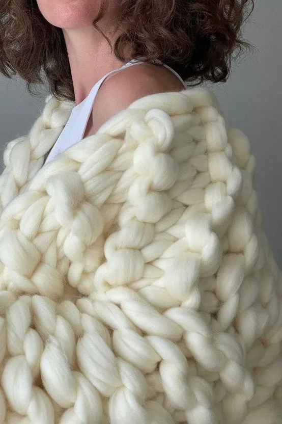 Bonita Chunky Cropped Knit Cardigan -Ivory