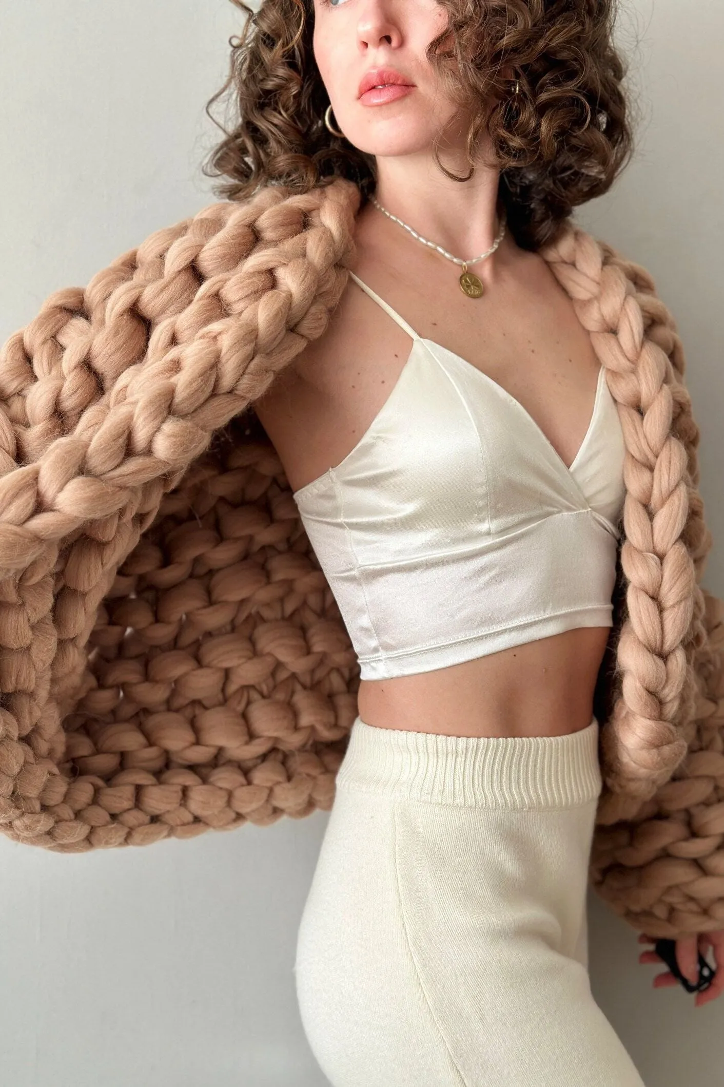 Bonita Chunky Cropped Knit Cardigan - Taupe