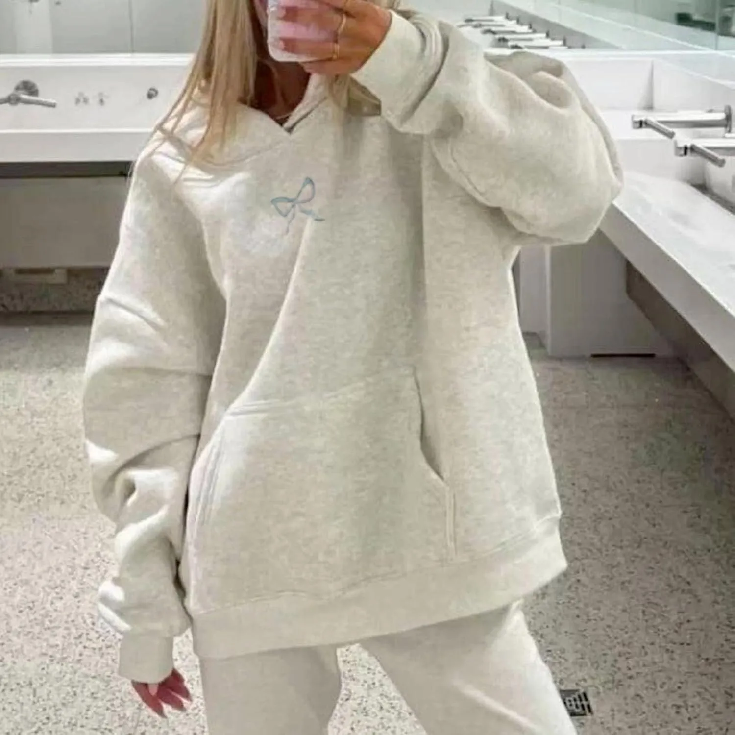 Bow Embroider Hoodie Sweatshirt Essentials Hoodie Y2k Cute Hoodies Trendy Hoodies Sweatshirt Preppy For Teens 2025