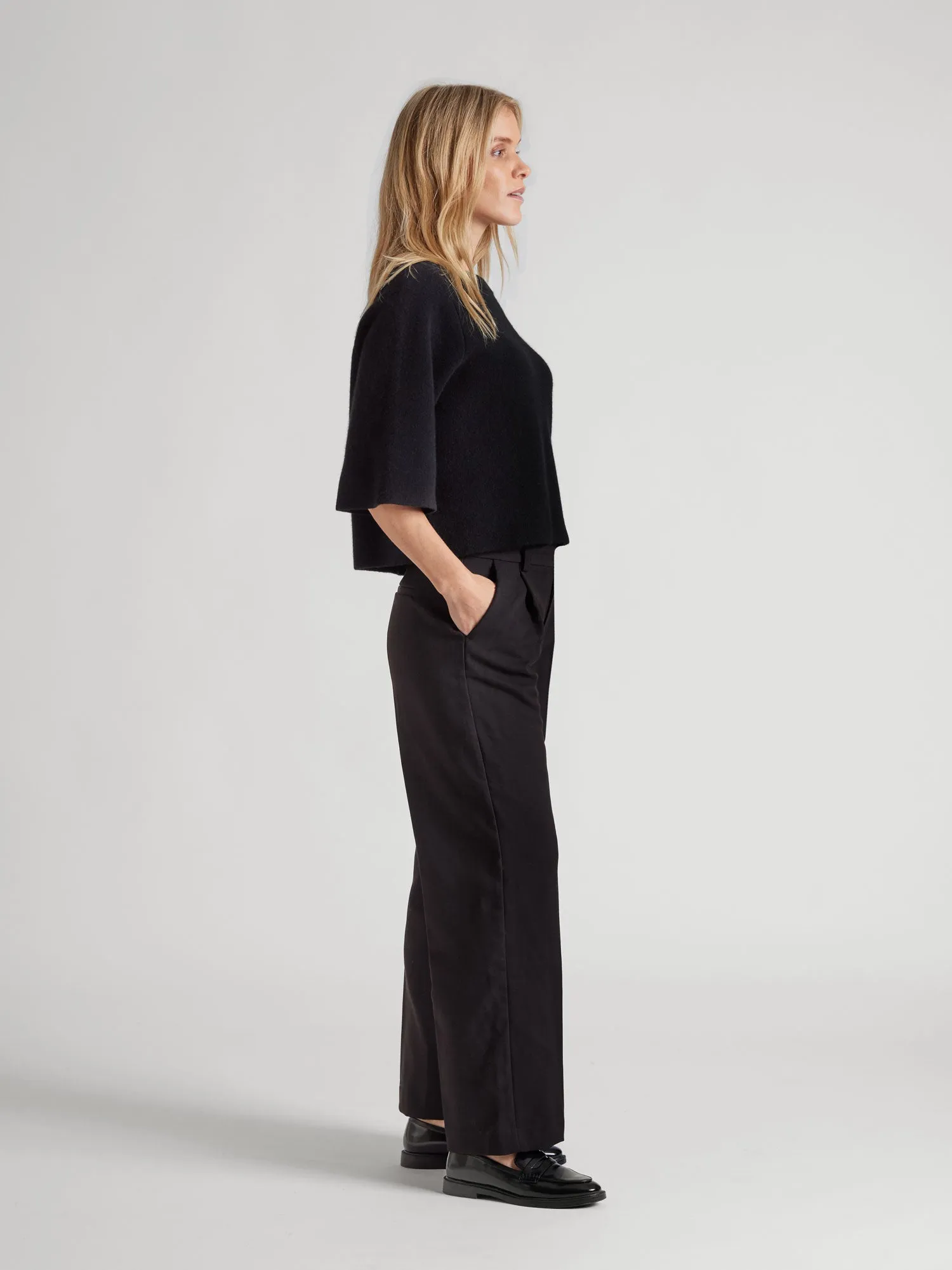 Cashmere sweater  "Dina sweater" - black