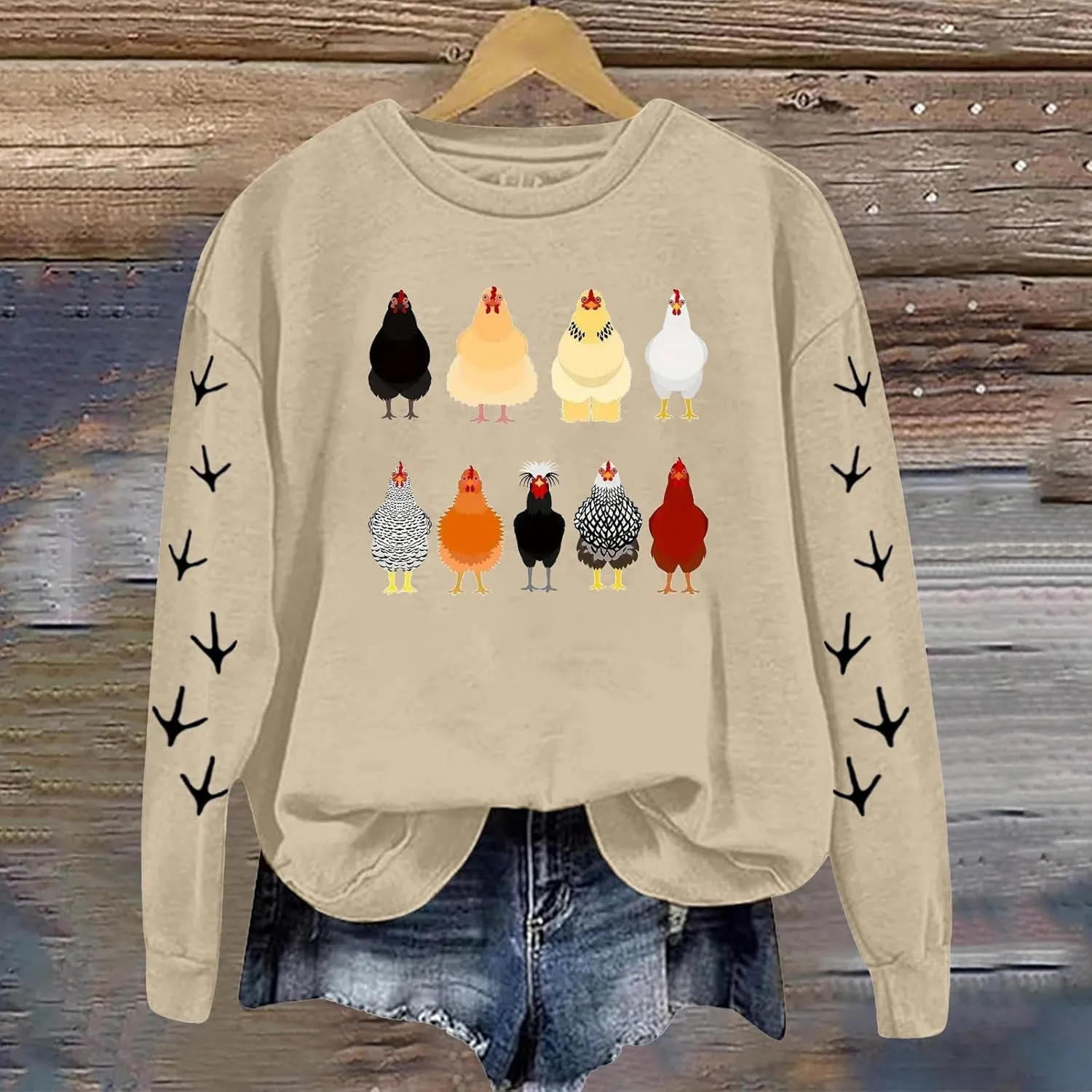 Chicken Mom Sweatshirt for Women Cute Funny Graphic Print Long Sleeve Shirts Farm Fall Crewneck Pullover Tops