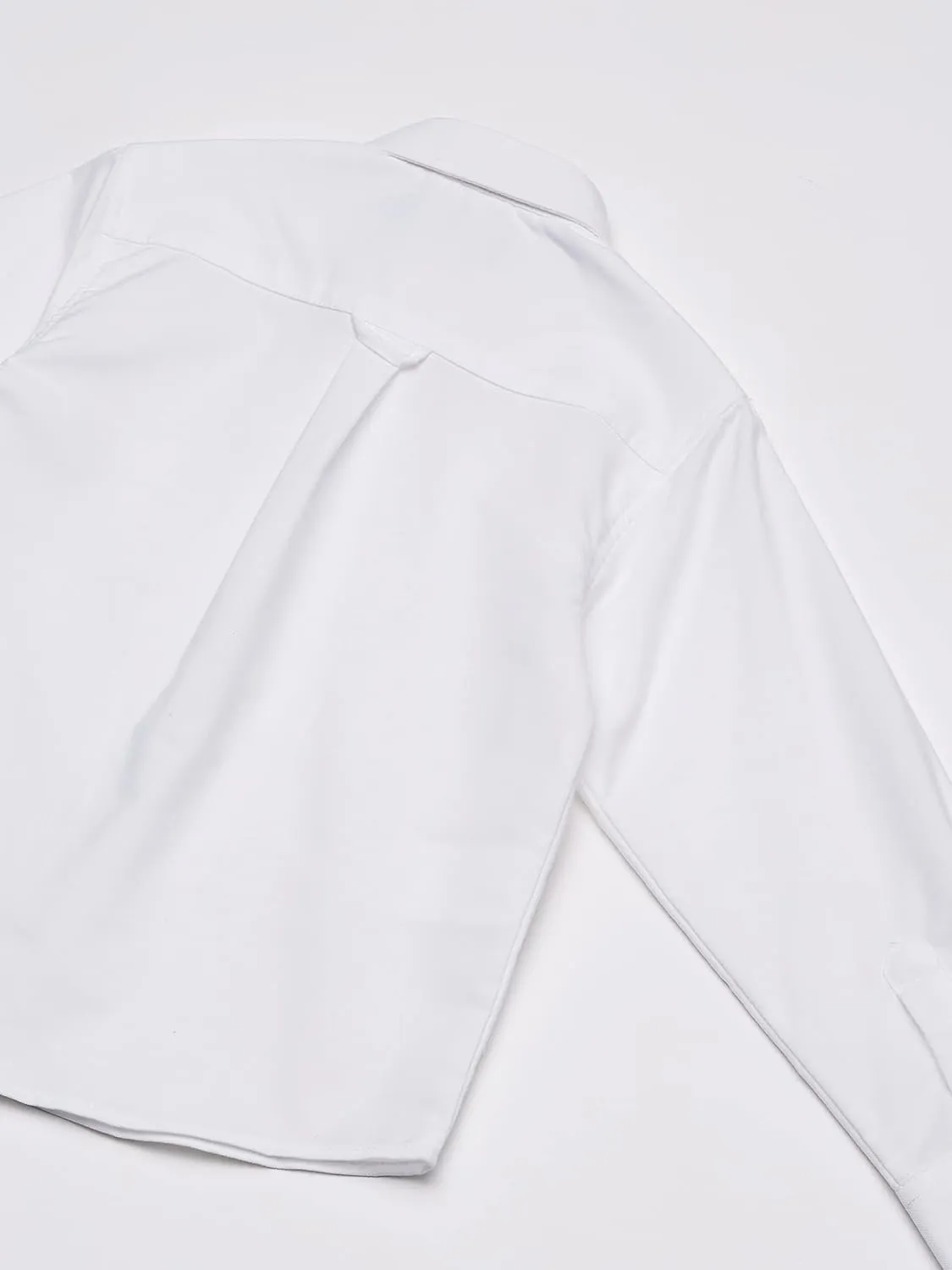 IZOD Boys' Long Sleeve Solid Button-Down Collared Oxford Shirt with Chest Pocket