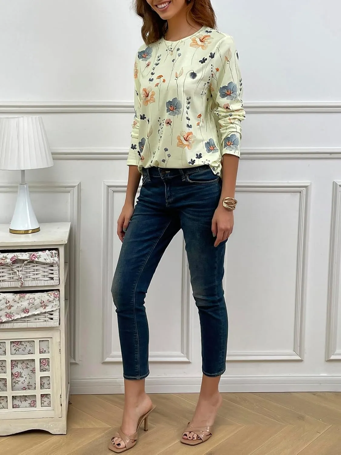 JUSTFASHIONNOW Womens Long Sleeve Tops Casual Shirts for Women Summer Flower Printed T Shirt Crewneck Floral Tee