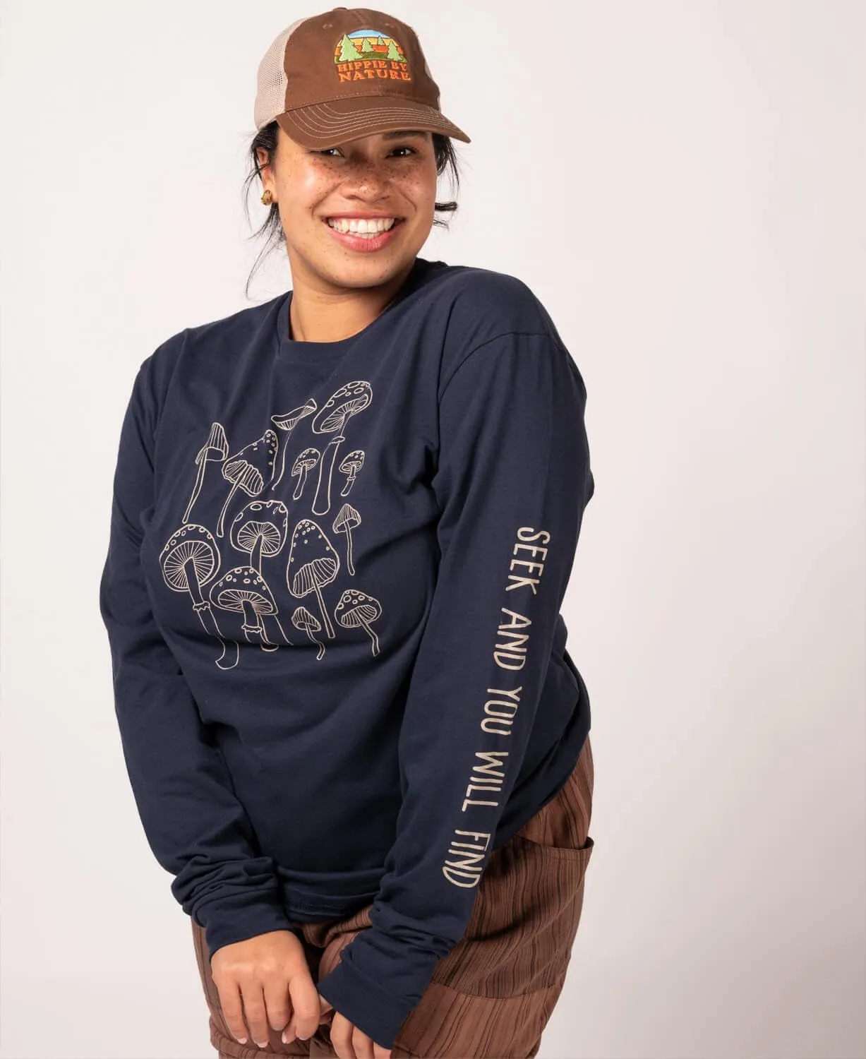 Soul Flower Unisex Mushrooms Organic Cotton Long Sleeve T-Shirt, Navy Blue Crew Neck Tee for Men and Women