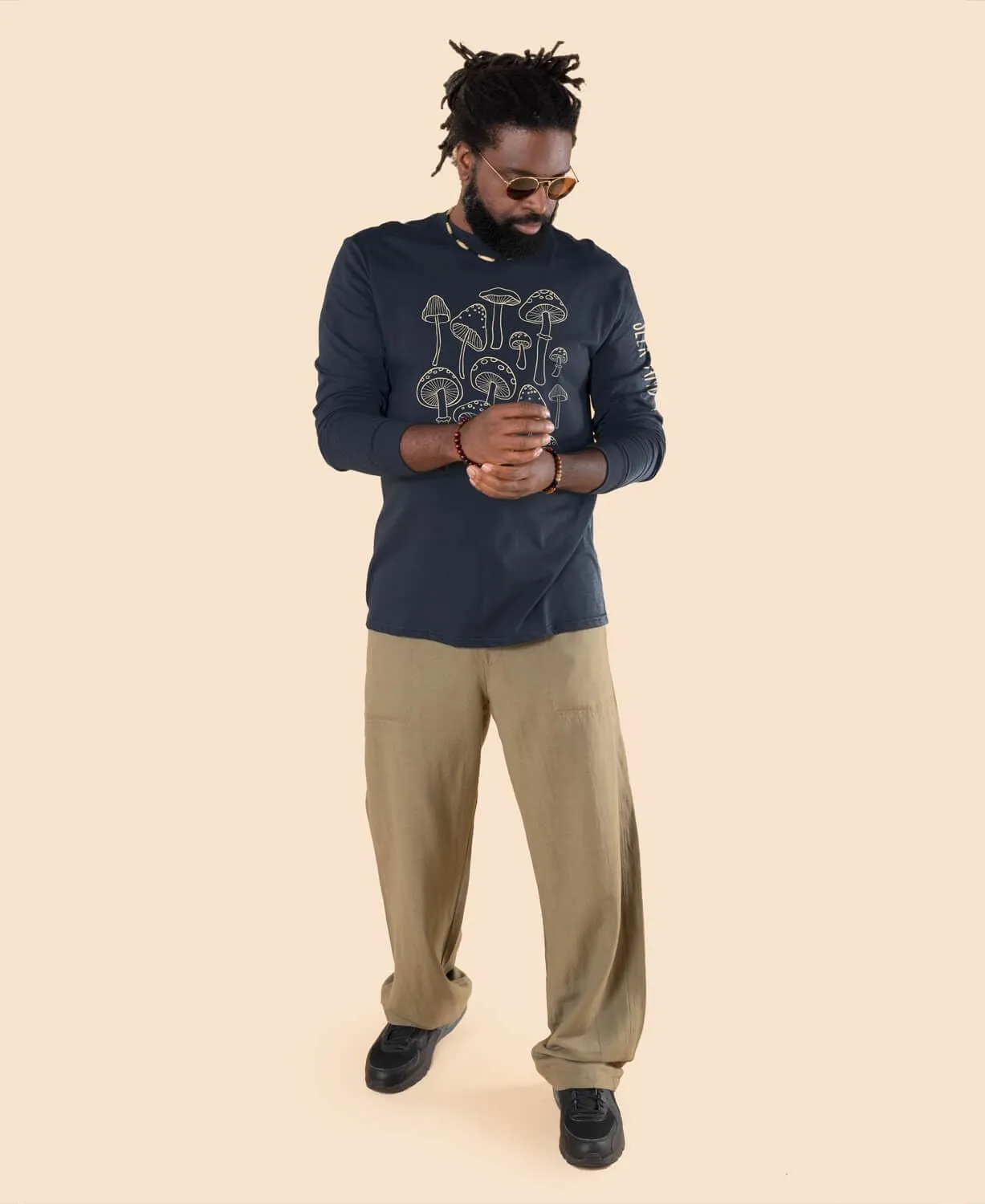 Soul Flower Unisex Mushrooms Organic Cotton Long Sleeve T-Shirt, Navy Blue Crew Neck Tee for Men and Women